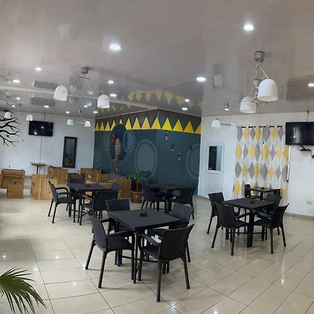 Sky Inn Hotel Freetown Exterior photo