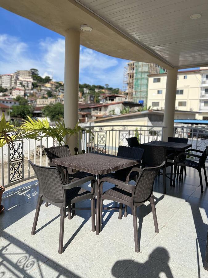 Sky Inn Hotel Freetown Exterior photo